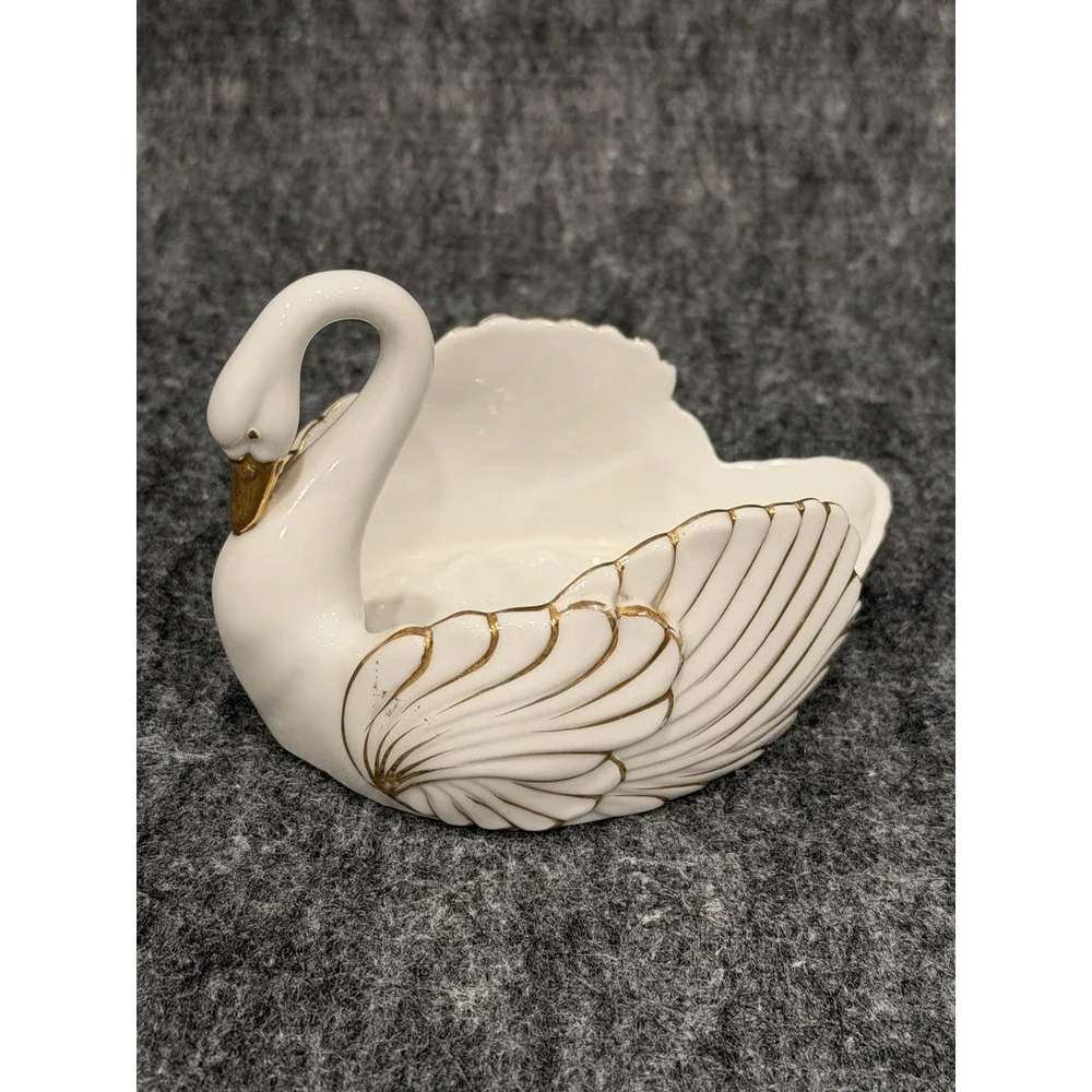 VTG Stylebuilt NY Porcelain Swan 24 Karat Gold Trim Vanity Soap Dish 3.5